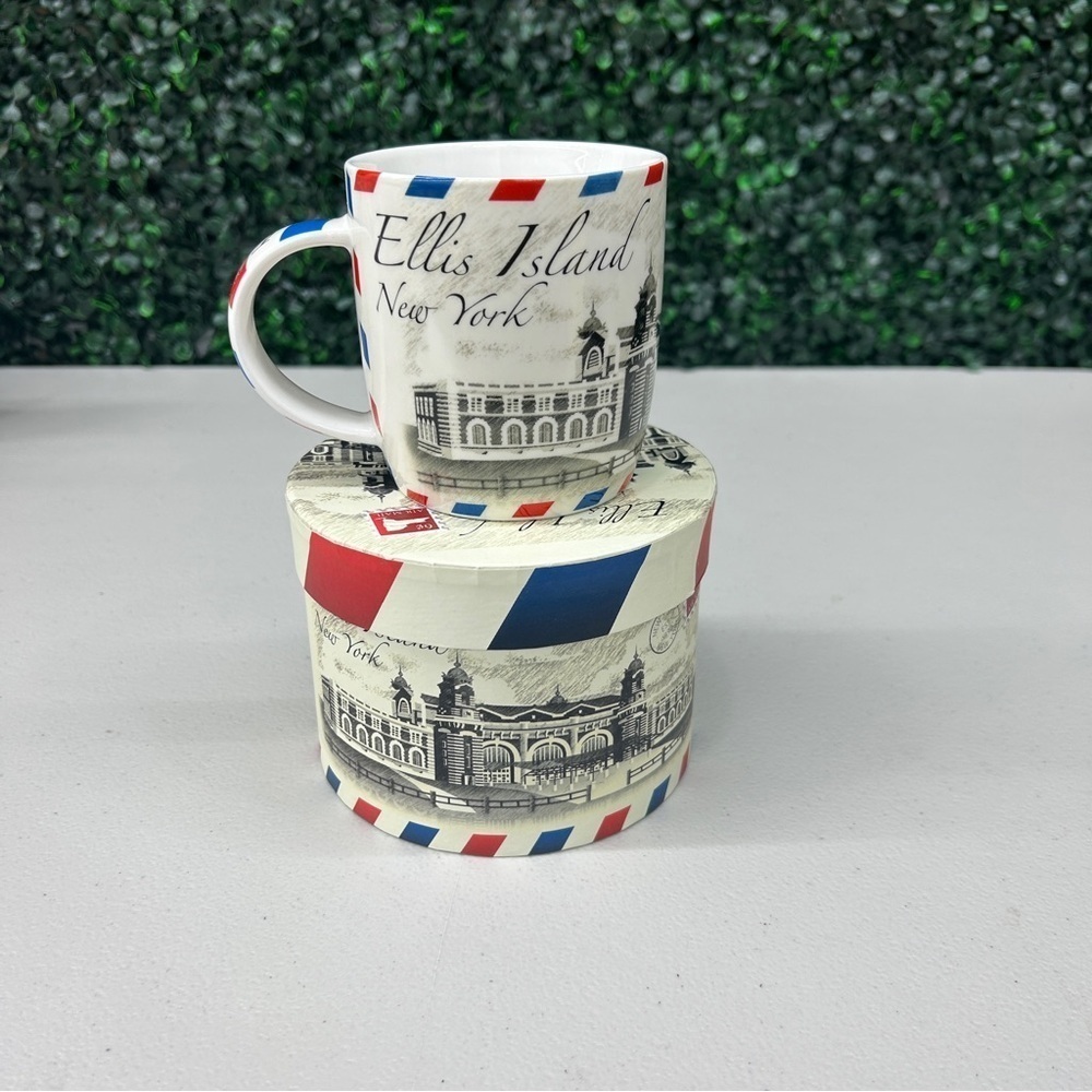 Ellis Island New York Mug with Box - Picture 6 of 7